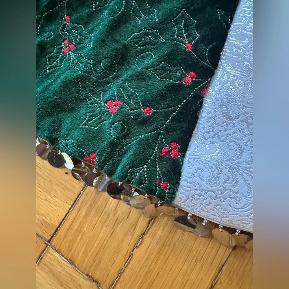 Handmade Vintage Christmas Reversible Red & Green Christmas Tree Skirt. 41”